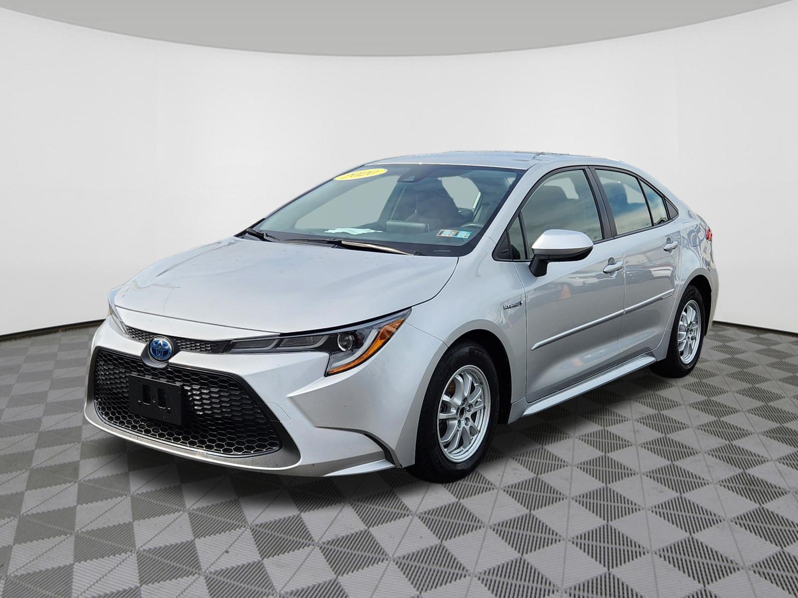 Used 2020 Toyota Corolla LE FWD image 2