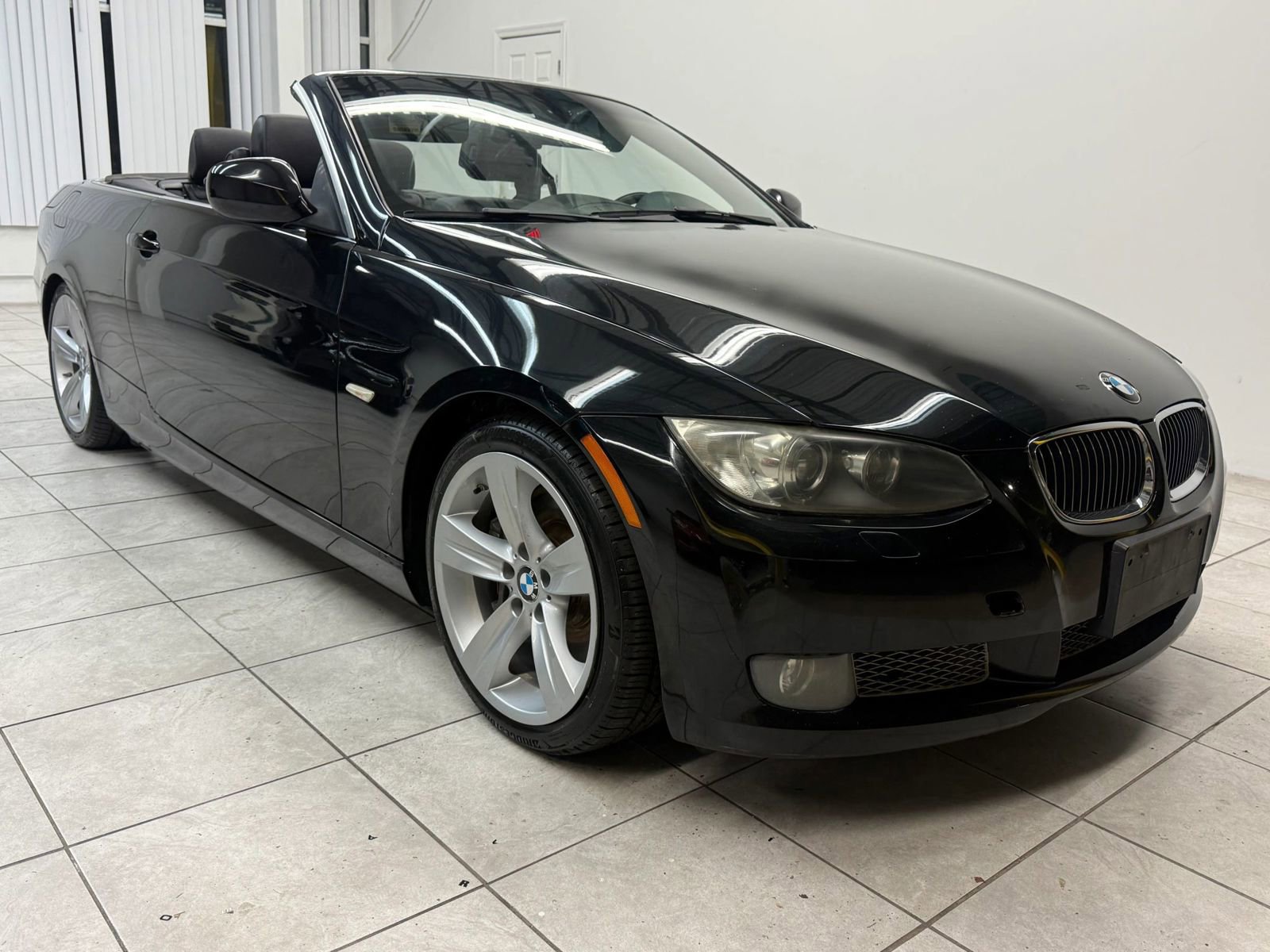 Used 2010 BMW 335i Convertible image 11