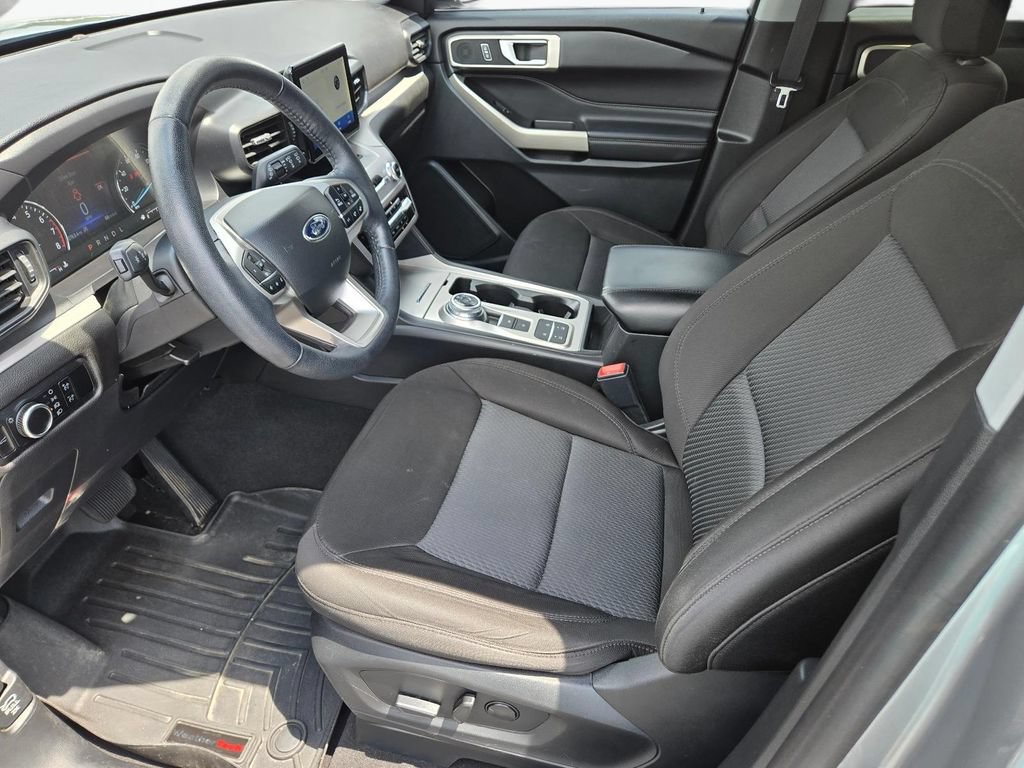 Used 2023 Ford Explorer XLT RWD image 15