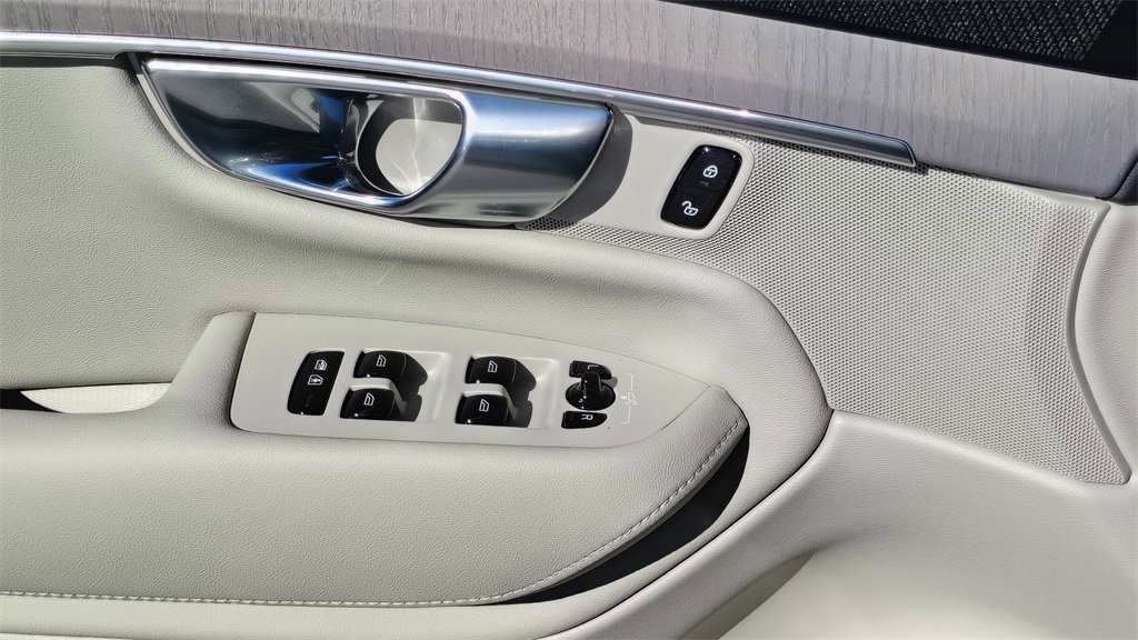 New 2026 Volvo XC90 B6 Ultra image 10