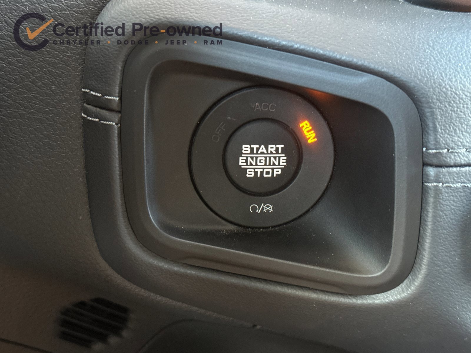 Used 2025 Jeep Wrangler Unlimited Sahara AWD/4WD image 23