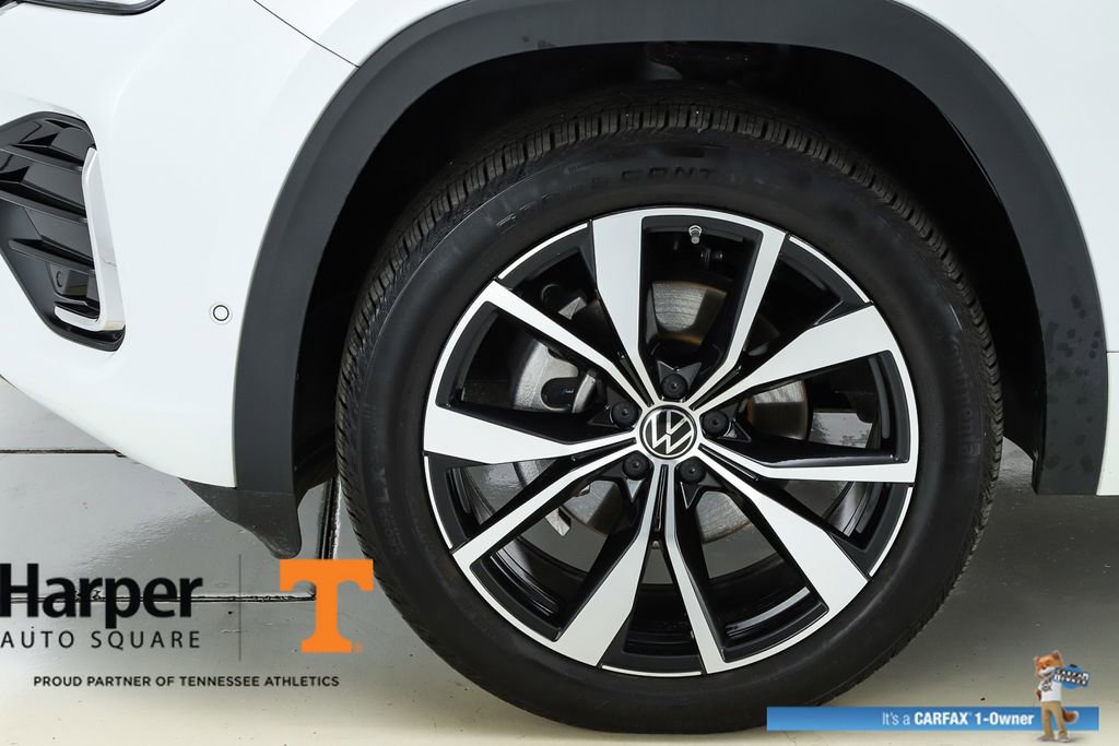 Used 2025 Volkswagen Atlas Cross Sport SEL Premium R-Line image 44