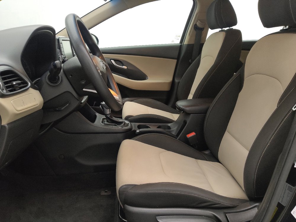 Used 2018 Hyundai Elantra GT FWD image 17