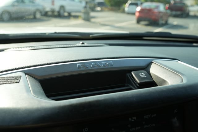 Used 2021 RAM 1500 4x4 Crew Cab image 46