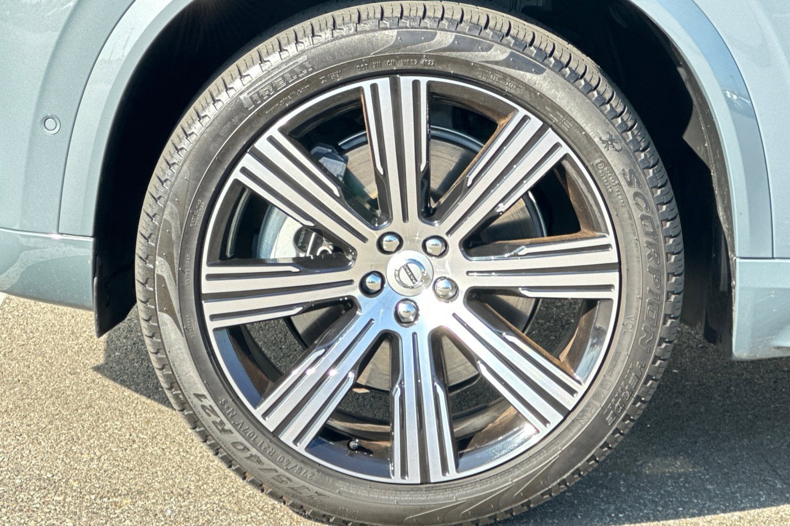 Used 2023 Volvo XC90 T8 Plus w/ Protection Package Premier image 33