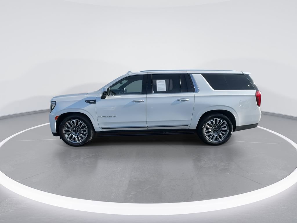 Used 2023 GMC Yukon XL Denali Ultimate w/ LPO, Floor Liner Package AWD/4WD image 5