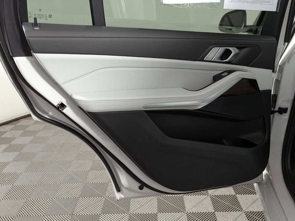 Certified 2023 BMW X7 xDrive40i image 44