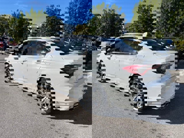 Used 2023 Acura TLX w/ Technology Package image 3