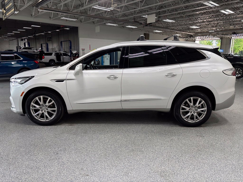 Used 2023 Buick Enclave Essence w/ Experience Buick Package AWD/4WD image 4