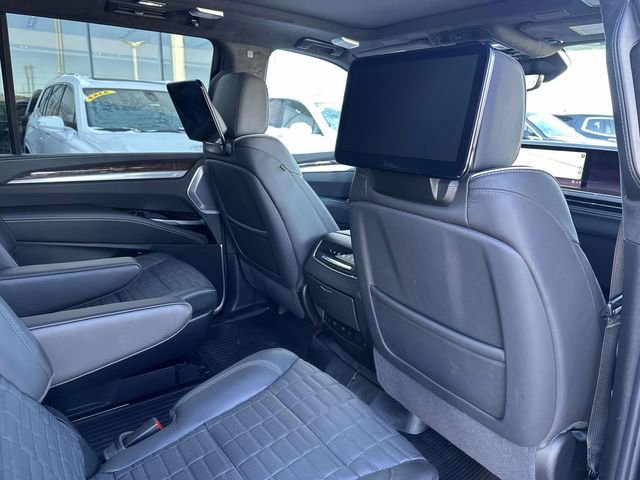 Certified 2025 Cadillac Escalade ESV Premium Luxury Platinum w/ LPO, Floor Liner Package image 23