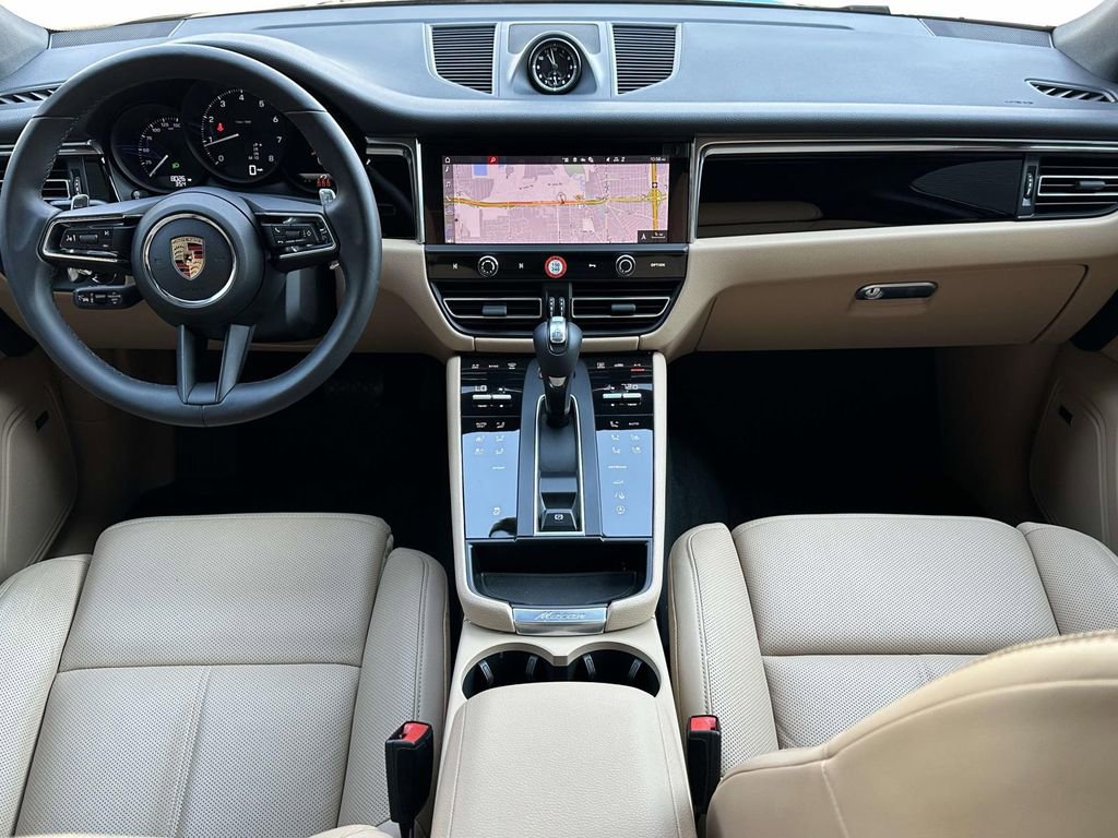Certified 2026 Porsche Macan AWD/4WD image 15