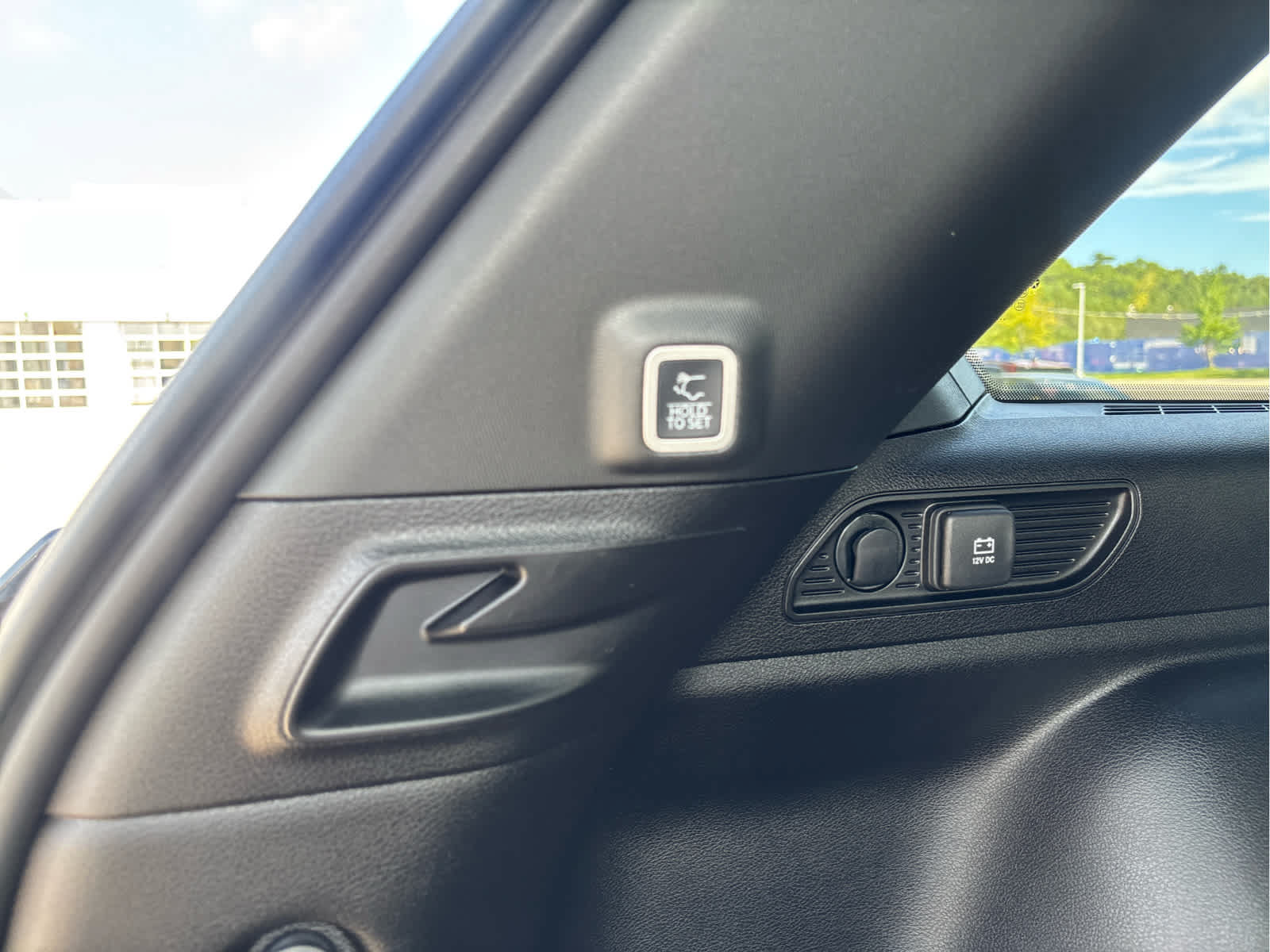 Used 2025 Jeep Grand Cherokee Altitude AWD/4WD image 15
