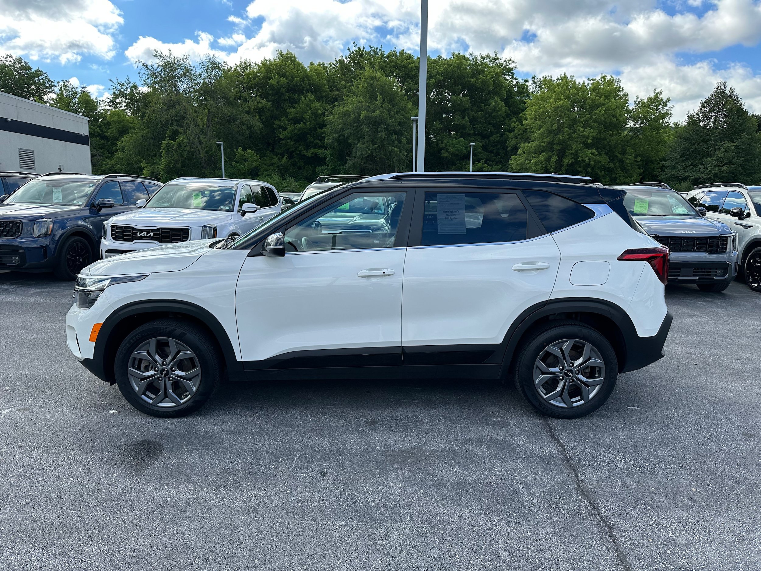 Used 2024 Kia Seltos S AWD/4WD image 8