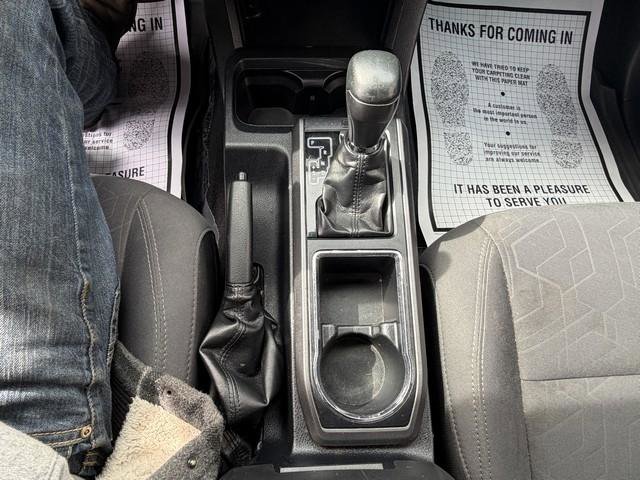 Used 2019 Toyota Tacoma TRD Off-Road image 18