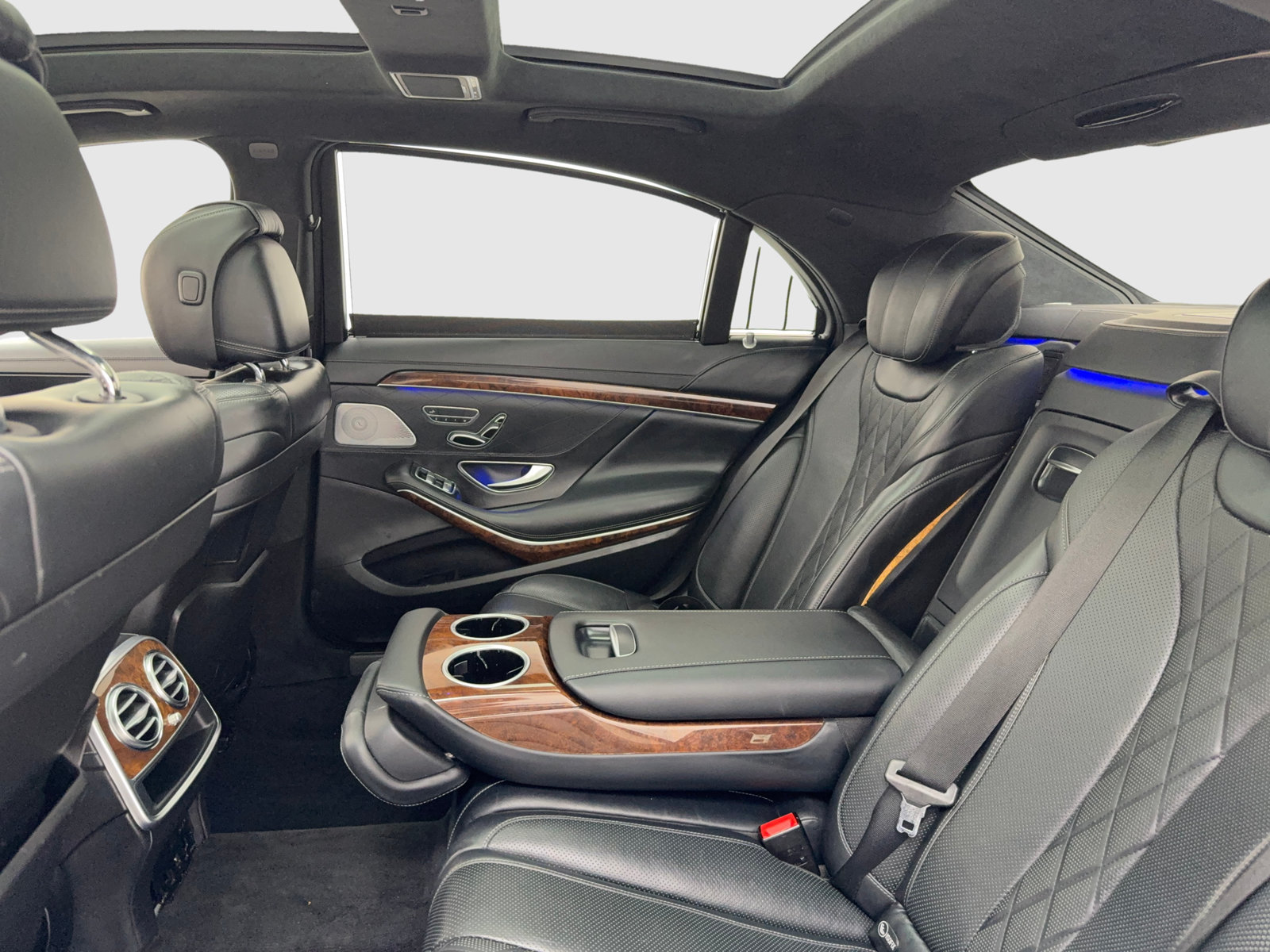 Used 2014 Mercedes-Benz S 550 Sedan w/ Sport Package image 38