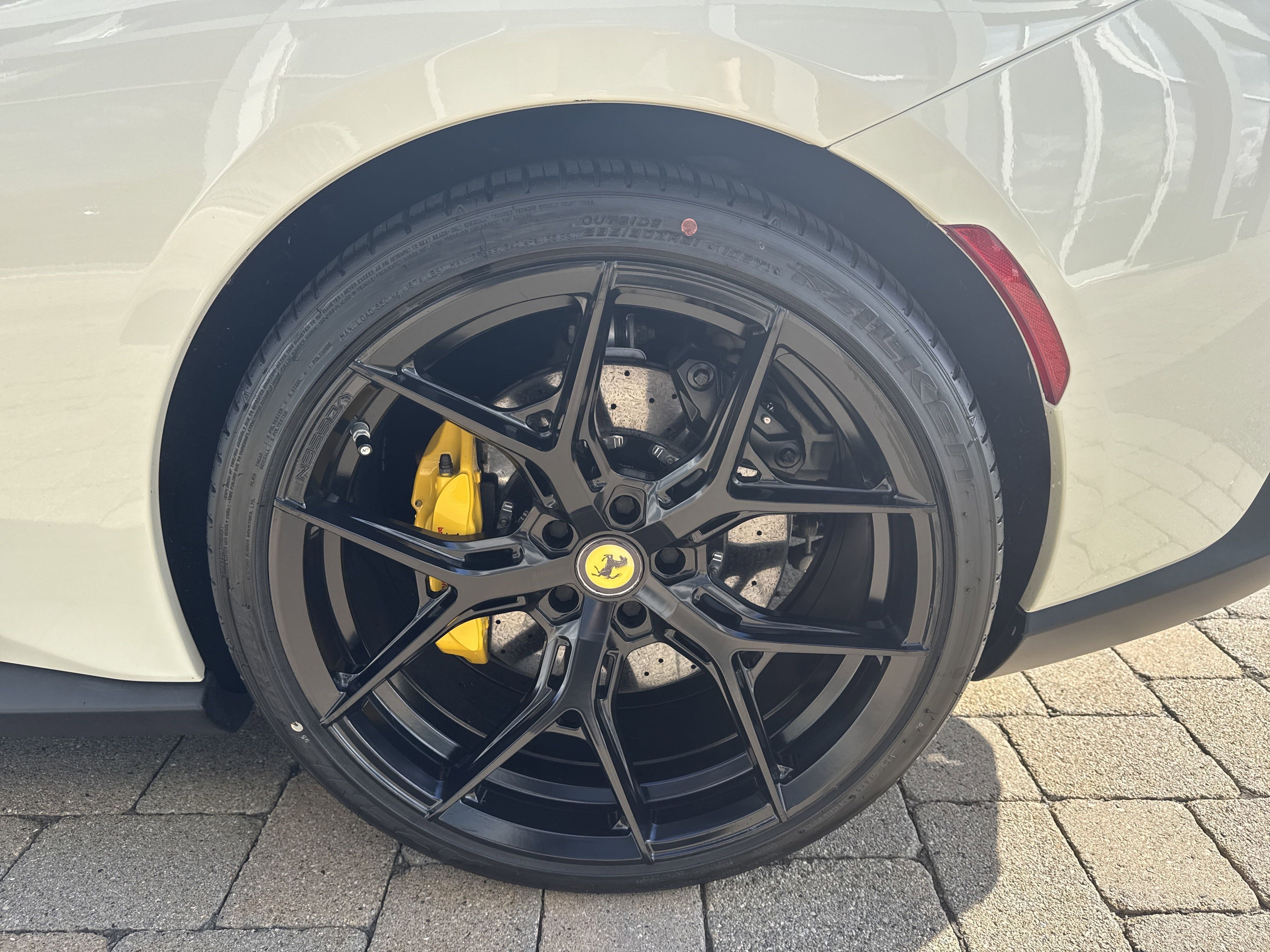 Used 2019 Ferrari Portofino image 28