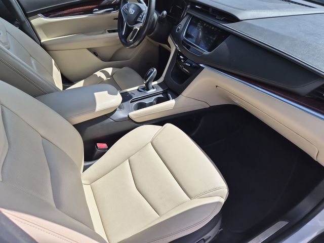 Used 2018 Cadillac XT5 Luxury w/ Driver Awareness Package image 20