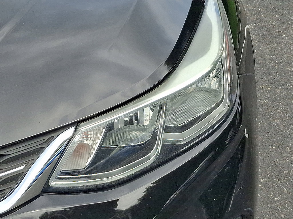Certified 2017 Chevrolet Cruze LS FWD image 9