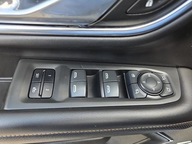 Used 2023 GMC Yukon AT4 w/ AT4 Premium Package AWD/4WD image 23