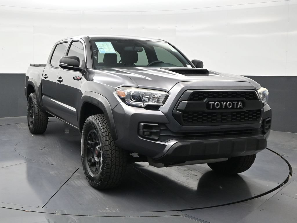 Used 2017 Toyota Tacoma TRD Sport w/ Tow Package RWD image 7