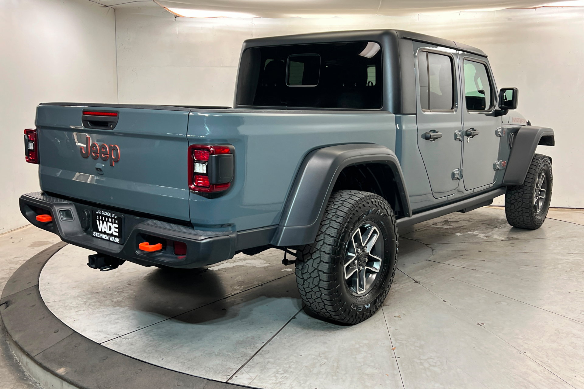 Certified 2026 Jeep Gladiator Mojave AWD/4WD image 5