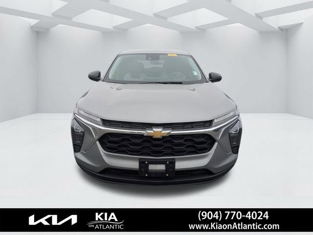 Used 2024 Chevrolet Trax LS w/ Driver Confidence Package FWD image 8
