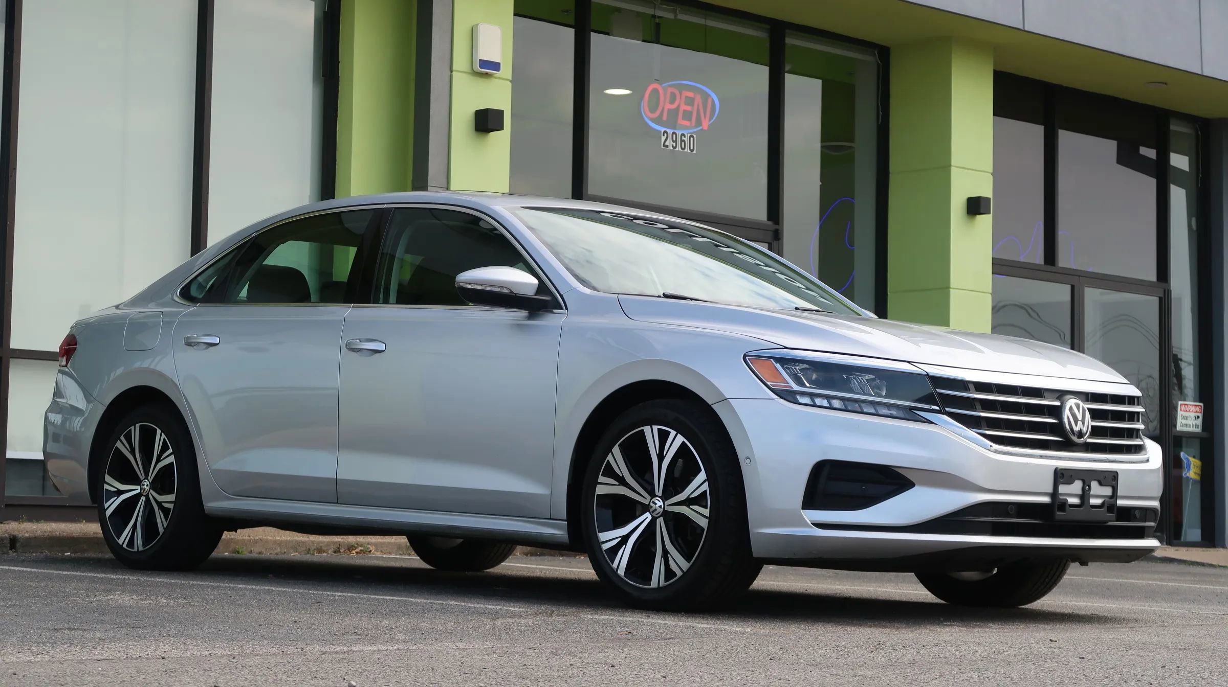 Used 2020 Volkswagen Passat 2.0T SEL image 6