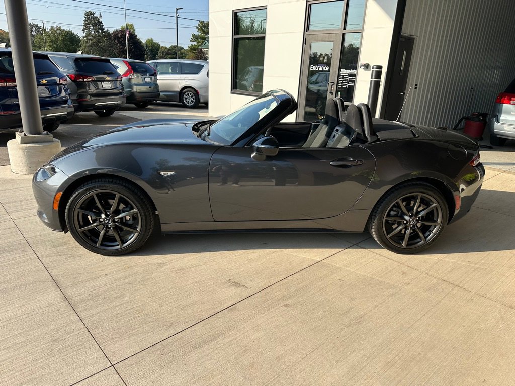 Used 2016 MAZDA MX-5 Miata Club RWD image 4