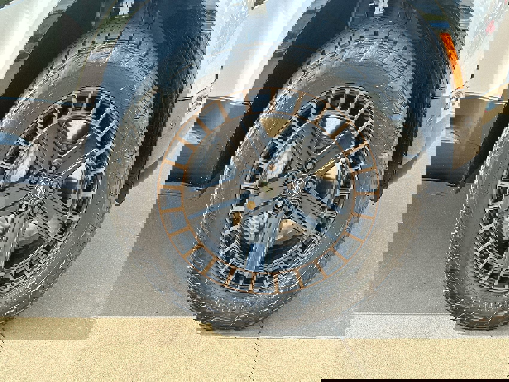 Used 2021 Land Rover Defender 110 X-Dynamic HSE image 10