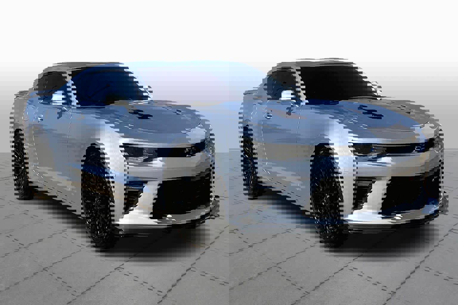 Used 2017 Chevrolet Camaro SS image 2