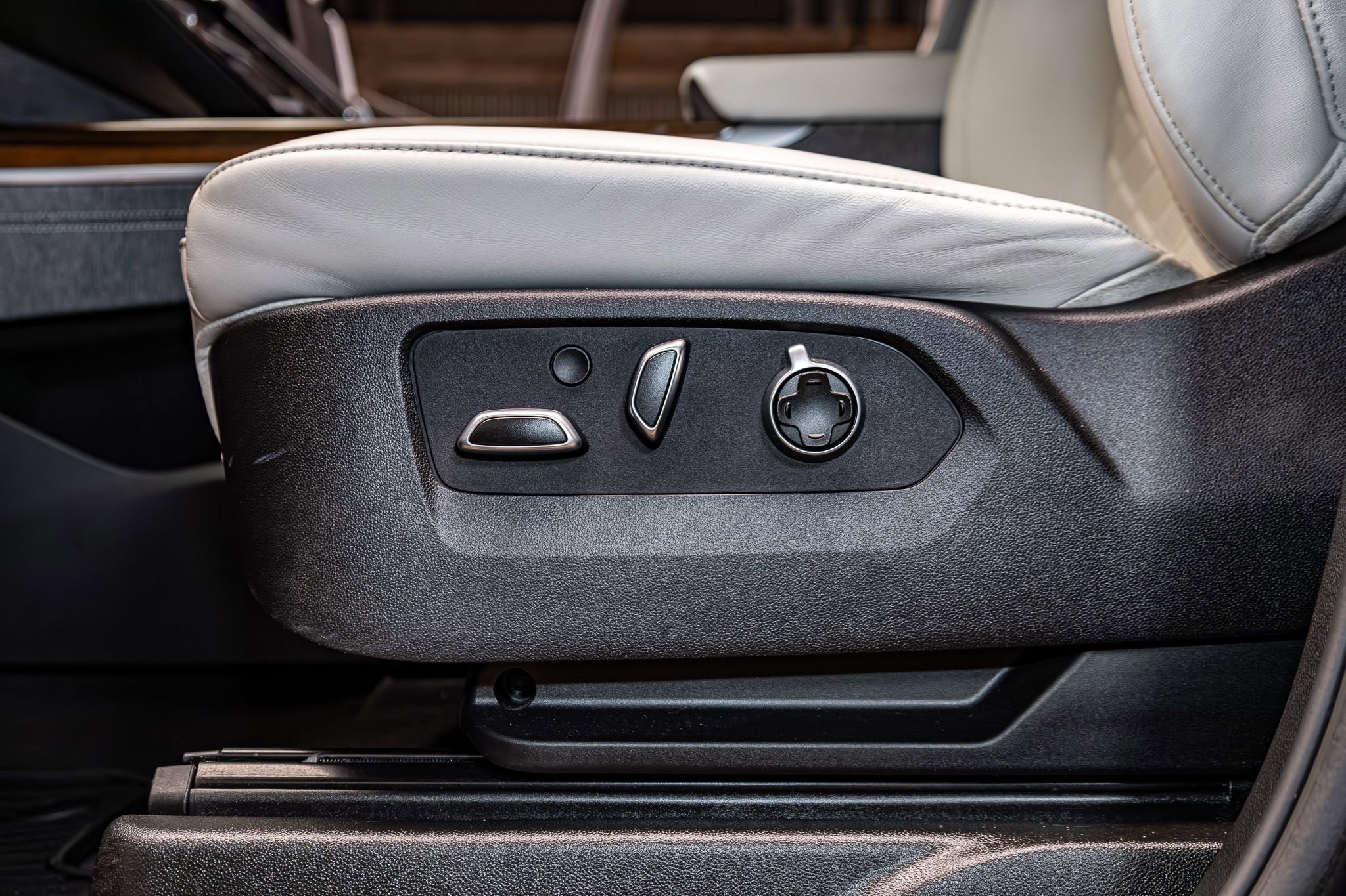 Used 2025 Cadillac Escalade Sport Platinum image 21