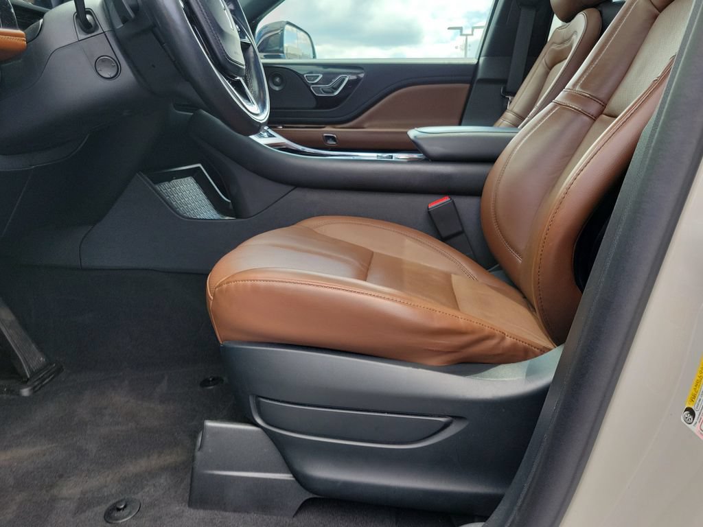 Certified 2021 Lincoln Aviator Reserve w/ Equipment Group 201A AWD/4WD image 19