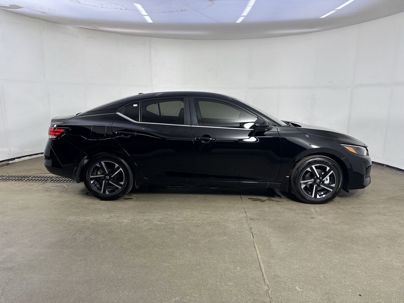 Certified 2025 Nissan Sentra SV image 36