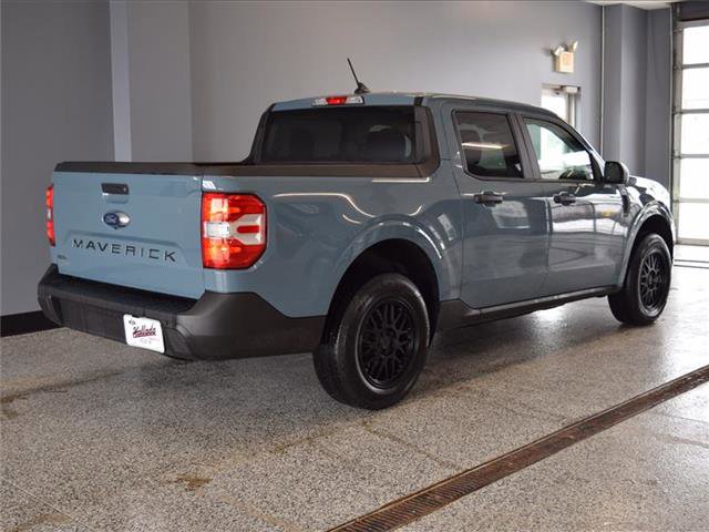 Used 2023 Ford Maverick XL image 3