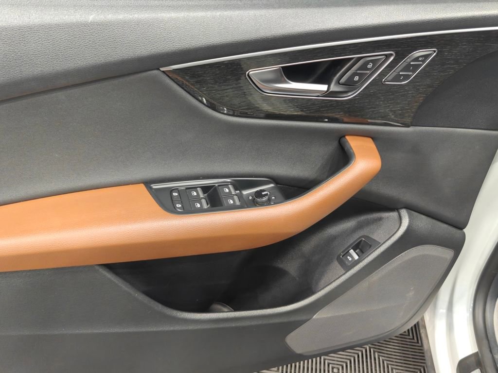 Used 2019 Audi Q8 Premium w/ Convenience Package image 58