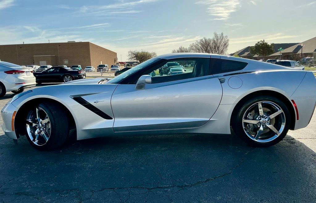Used 2014 Chevrolet Corvette Base w/ 3LT Preferred Equipment Group image 10