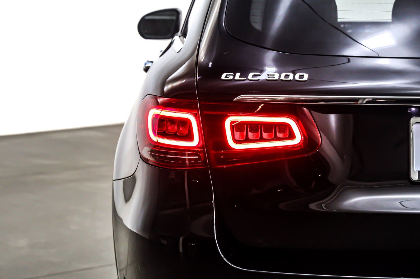 Used 2022 Mercedes-Benz GLC 300 w/ Premium Package Lite image 15