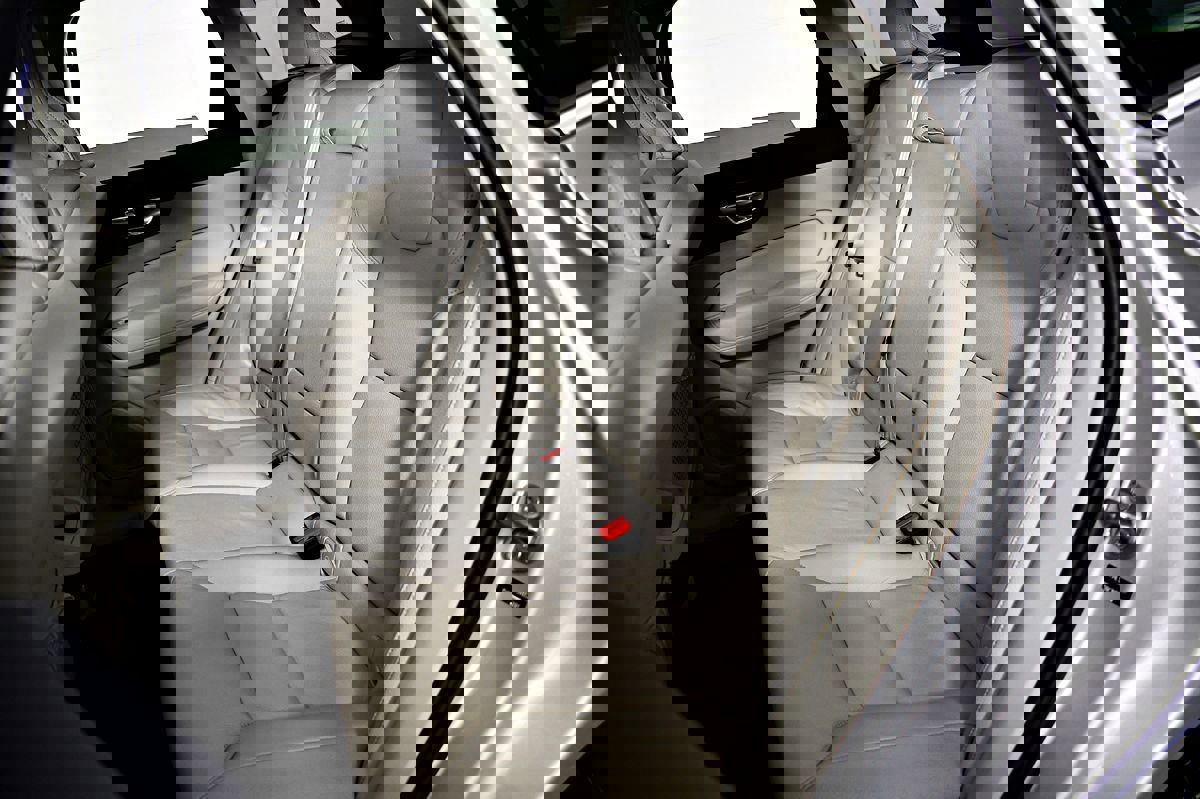 Used 2022 Volvo XC60 B5 Momentum image 36