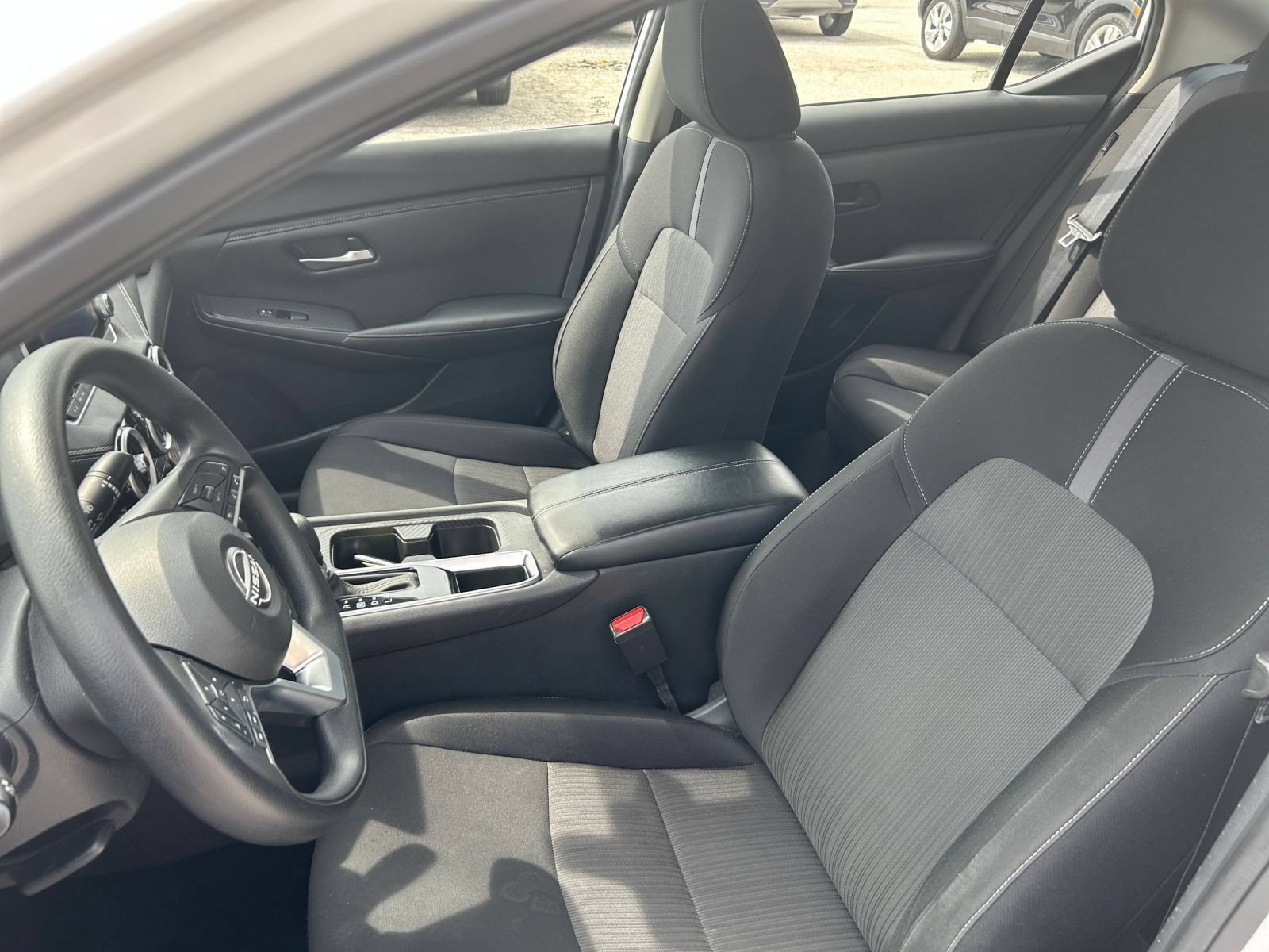 Used 2025 Nissan Sentra SV FWD image 31