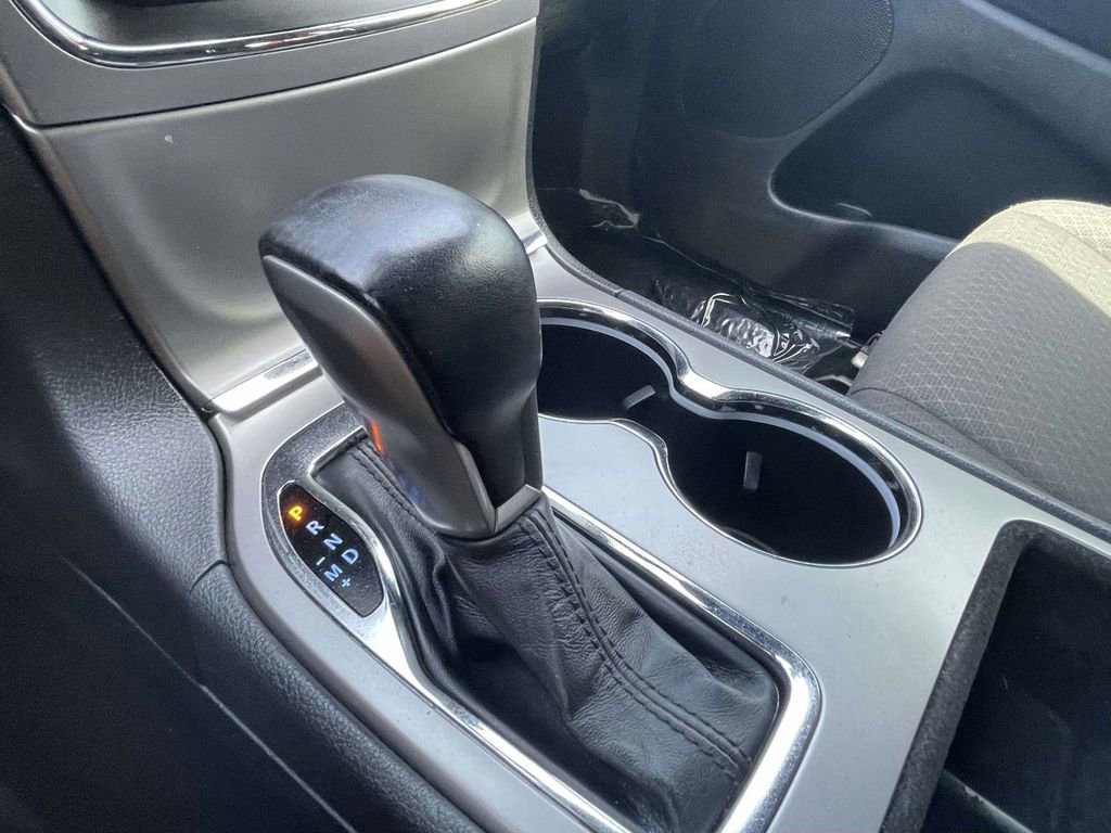 Used 2020 Jeep Grand Cherokee Laredo AWD/4WD image 40