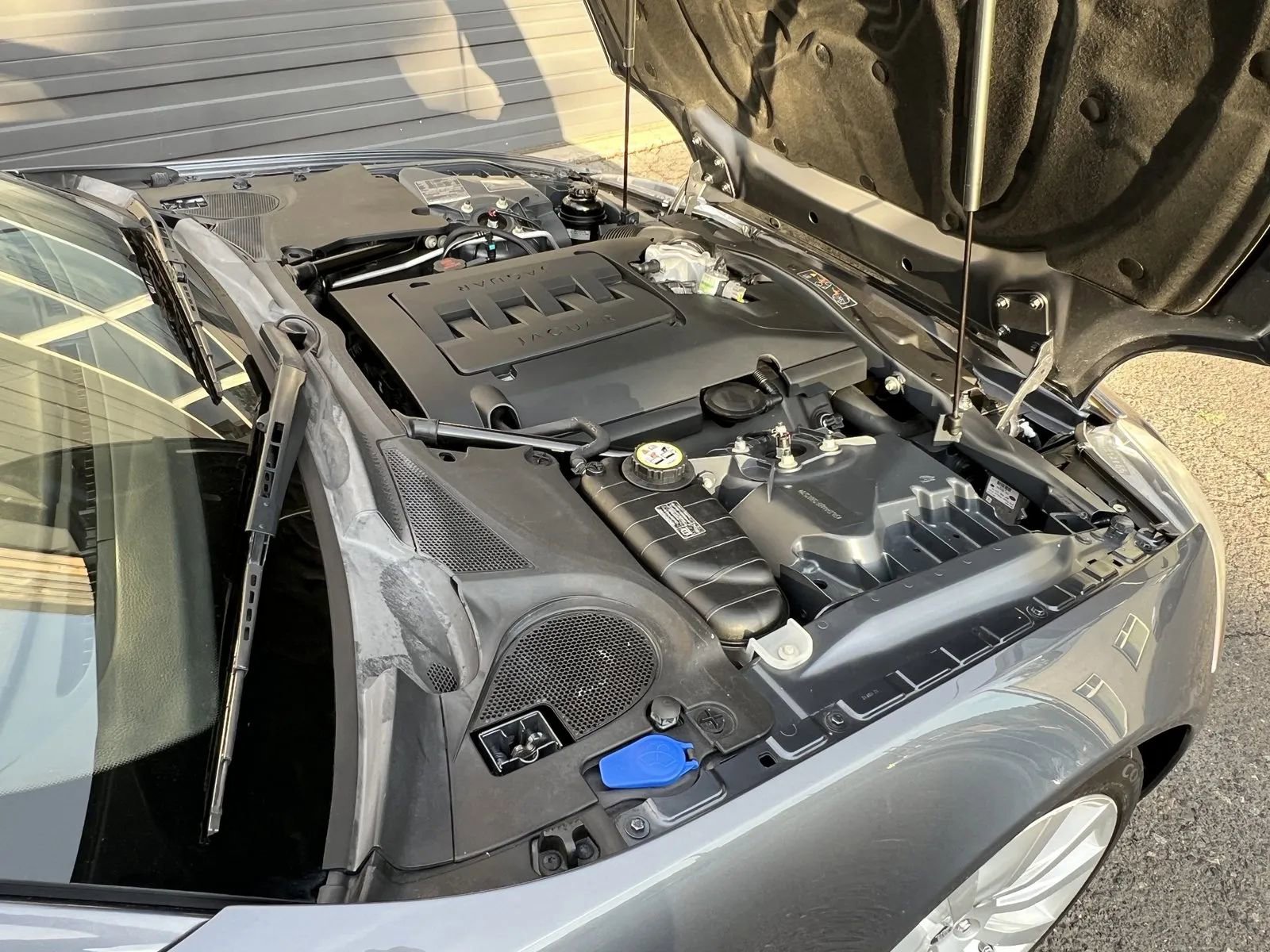 Used 2007 Jaguar XK Convertible image 11
