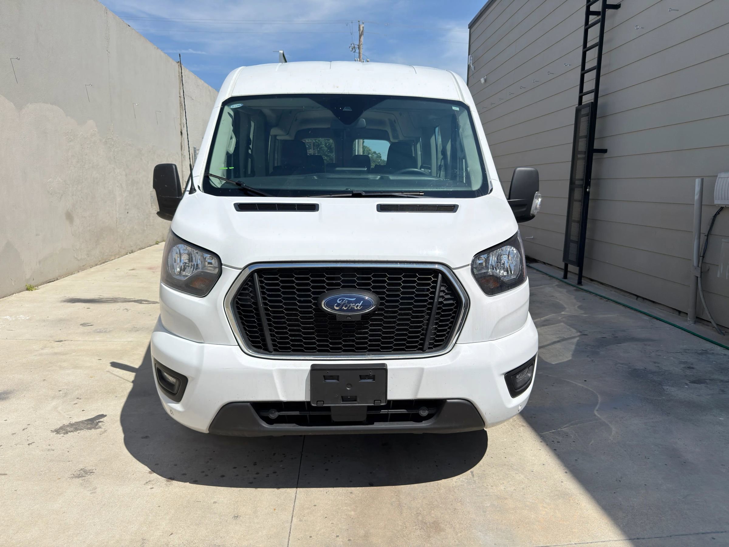 Used 2023 Ford Transit 350 XLT RWD image 2