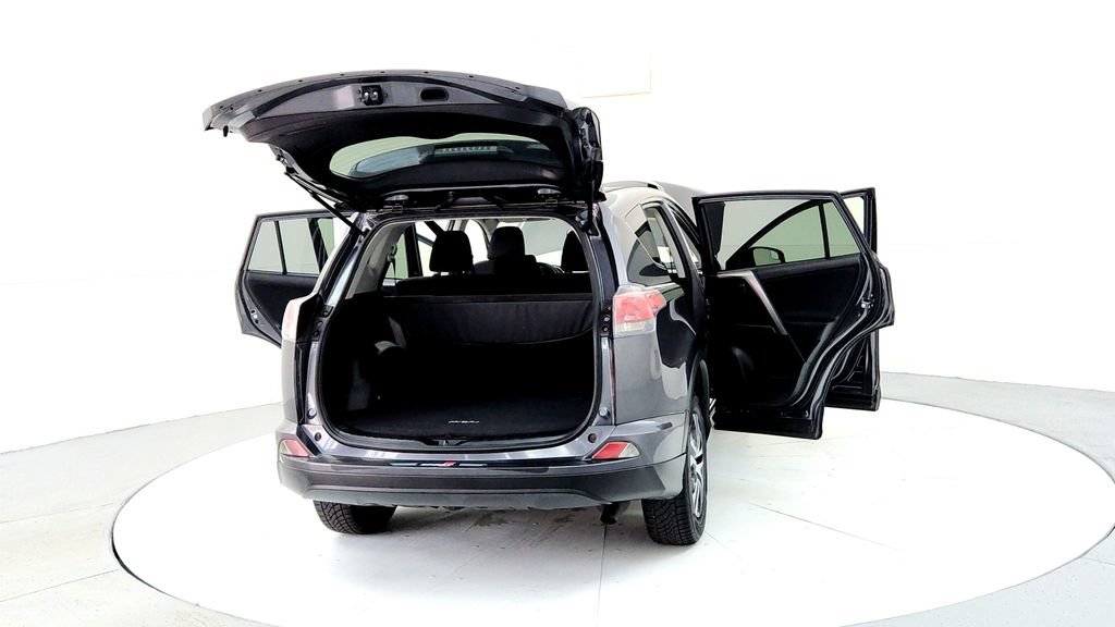Used 2016 Toyota RAV4 LE AWD/4WD image 11