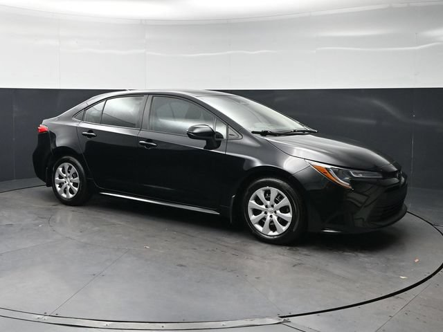 Used 2025 Toyota Corolla LE FWD image 3