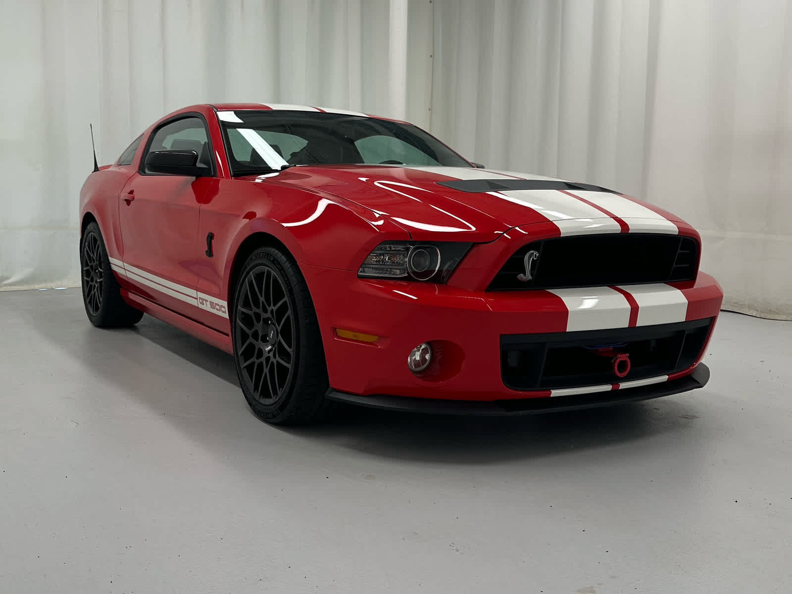 Used 2013 Ford Mustang Shelby GT500 RWD image 3