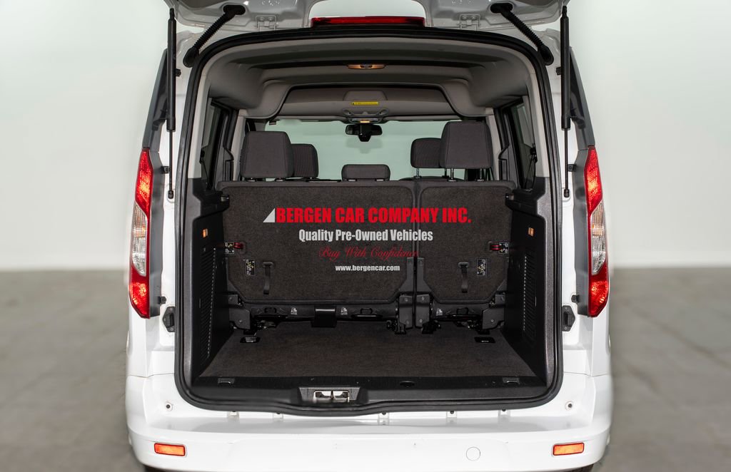 Used 2016 Ford Transit Connect XLT image 11