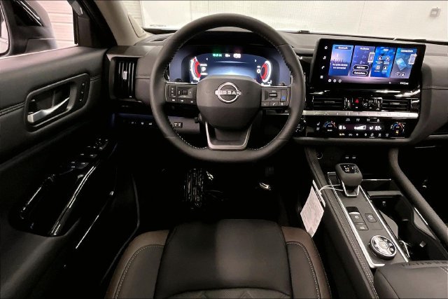 New 2026 Nissan Pathfinder Platinum w/ Lighting Package AWD/4WD image 23
