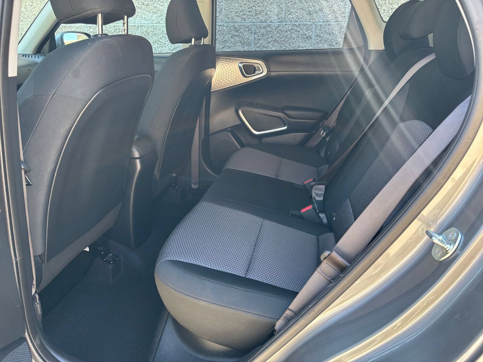 Used 2025 Kia Soul LX w/ LX Technology Package FWD image 22