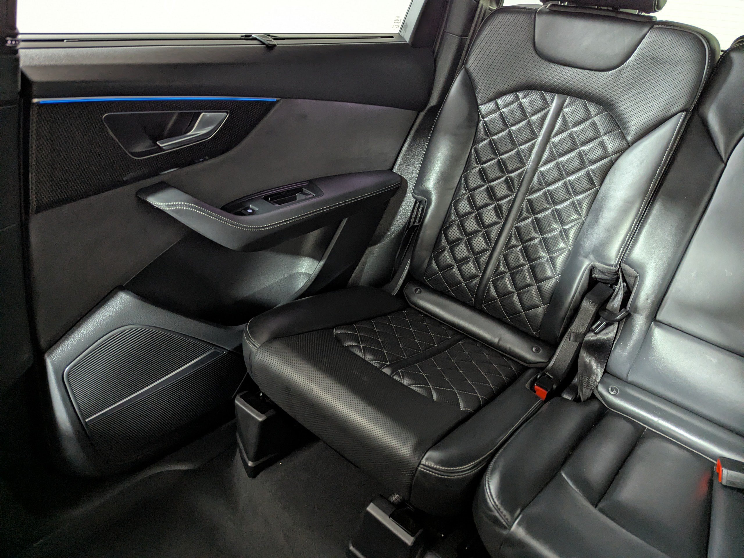 Used 2023 Audi SQ7 Premium Plus w/ Executive Package AWD/4WD image 12