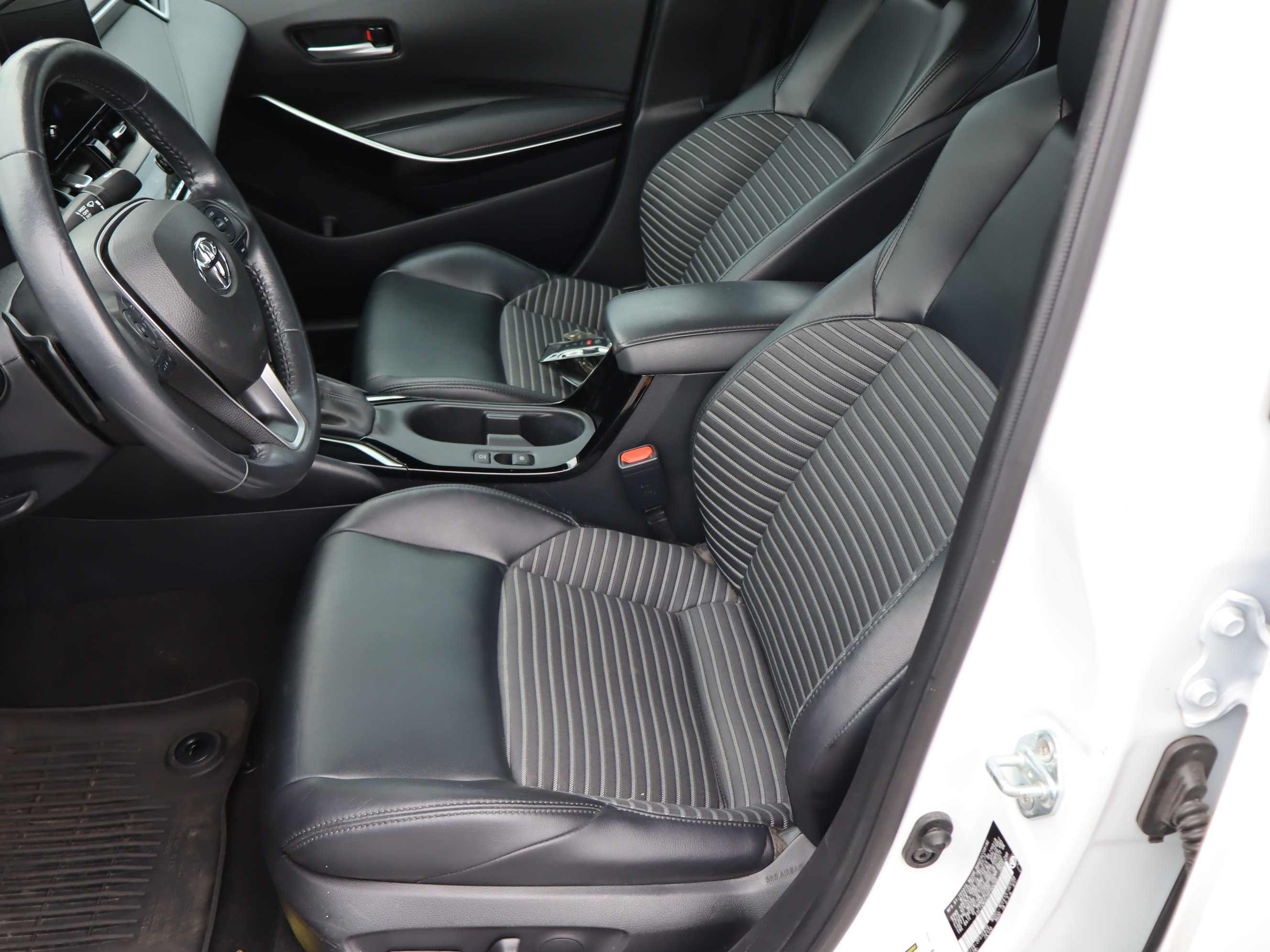 Used 2023 Toyota Corolla XSE FWD image 16
